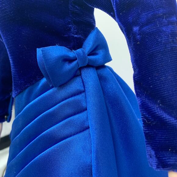 1991 Barbara Bush Danbury Mint America's First Ladies Collection Doll w/ Stand - Picture 4 of 7